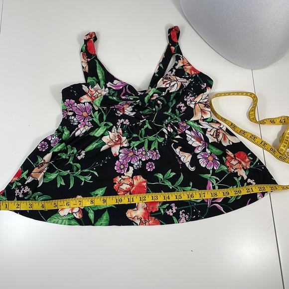 GUESS floral printed top, Stretch, Size M, Sleeveless - Picture 10 of 10